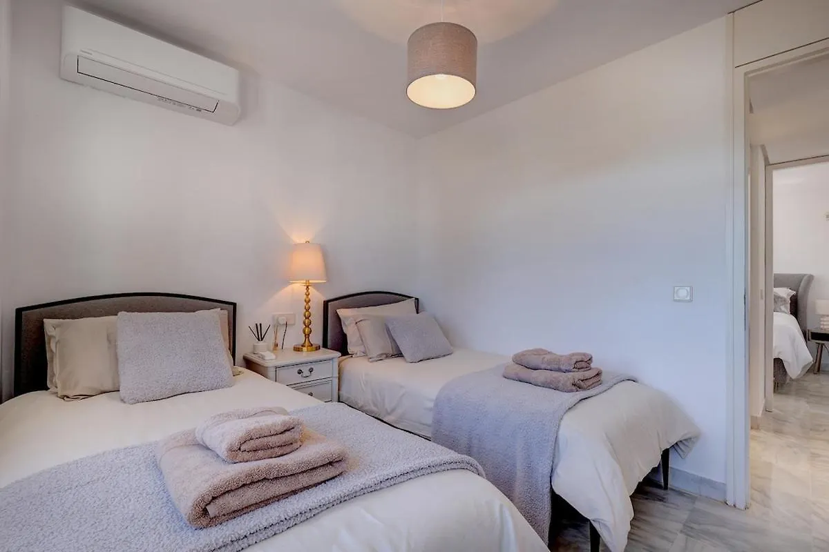 Three Bedroom Townhouse 100 Meters From The Beach! Estepona 0*,