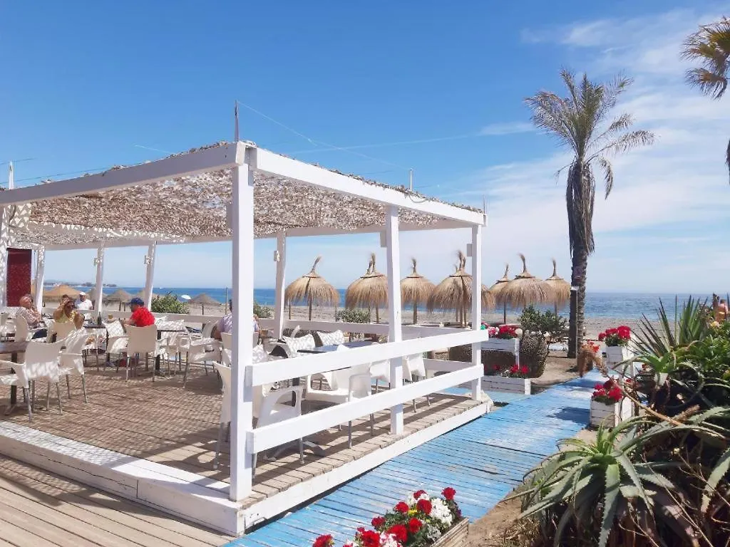 Tatil Evi Three Bedroom Townhouse 100 Meters From The Beach! Estepona