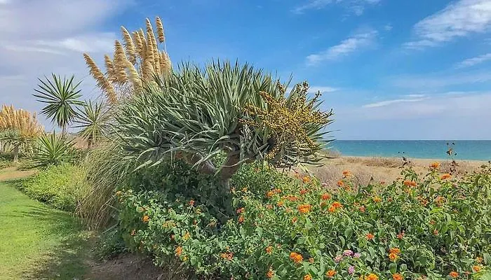 Tatil Evi Three Bedroom Townhouse 100 Meters From The Beach! Estepona İspanya