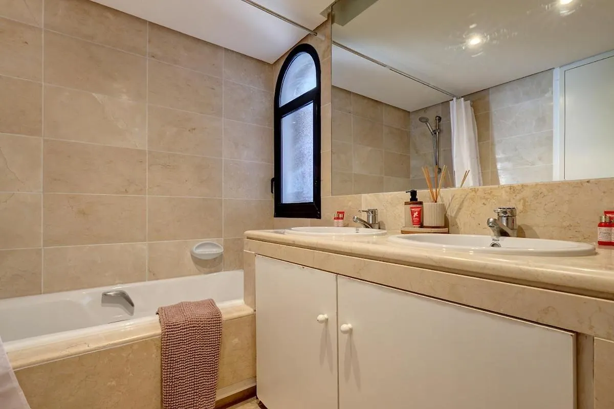 Three Bedroom Townhouse 100 Meters From The Beach! Estepona İspanya