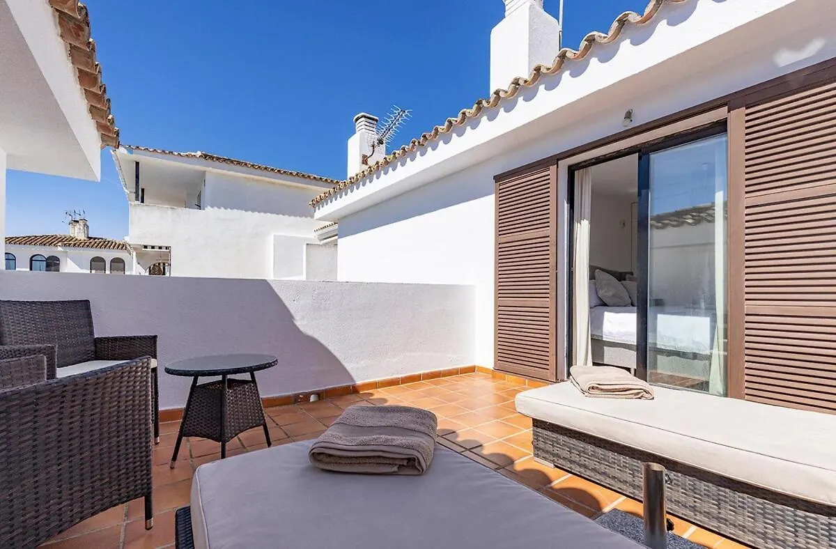 Tatil Evi Three Bedroom Townhouse 100 Meters From The Beach! Estepona İspanya